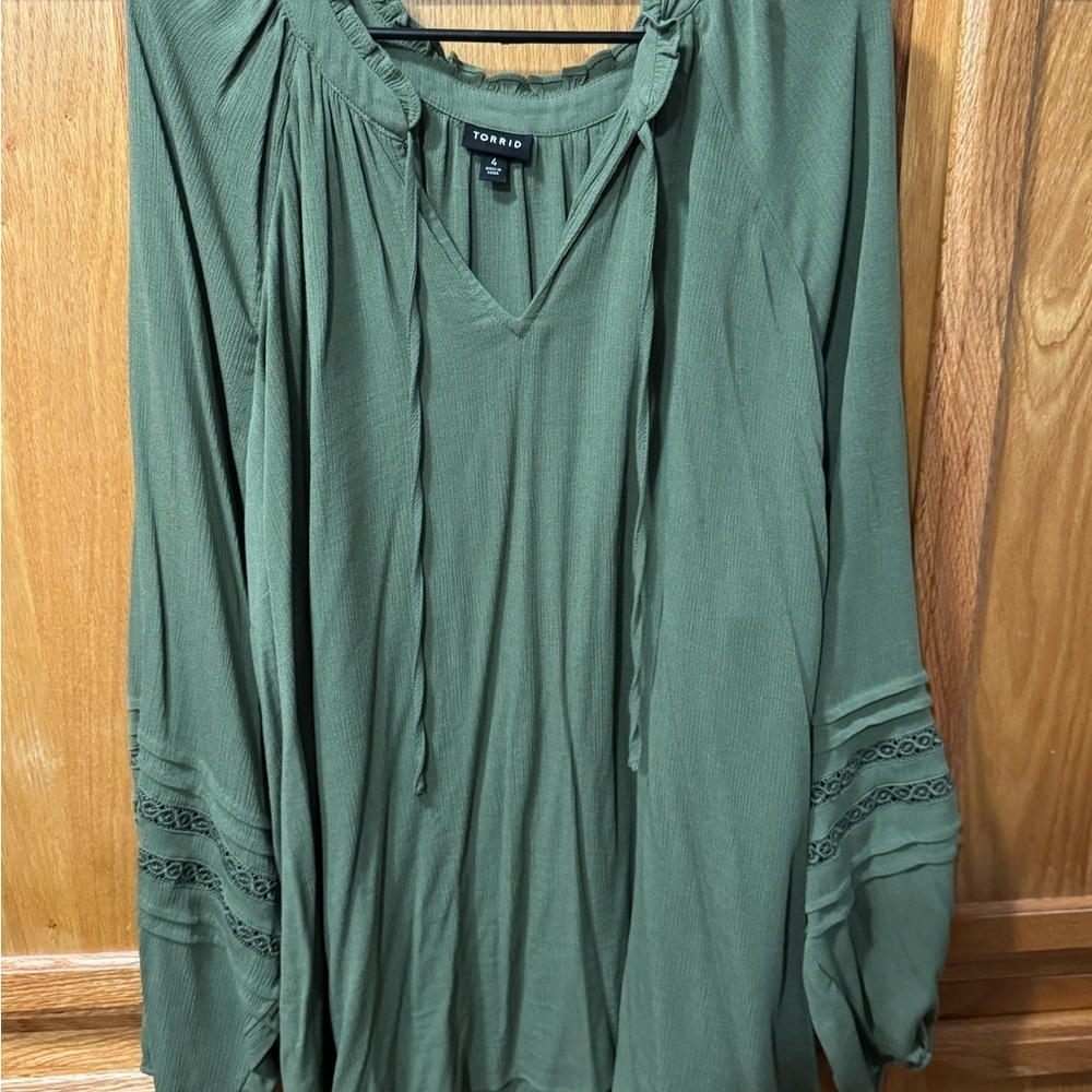 Torrid Green Long Sleeve Relaxed Blouse
